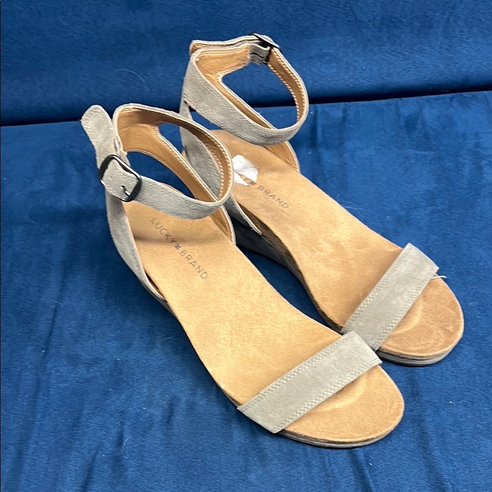 Lucky Brand Women's Gray Ankle Strap Sandals